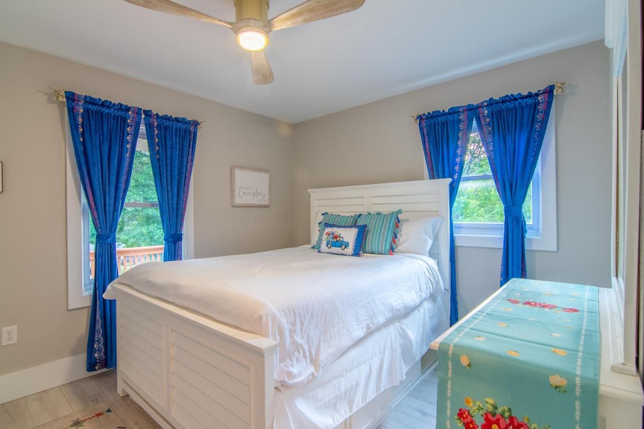 Newly Remodeled Luxury Cottage With Mountain Views Sparta Exterior photo